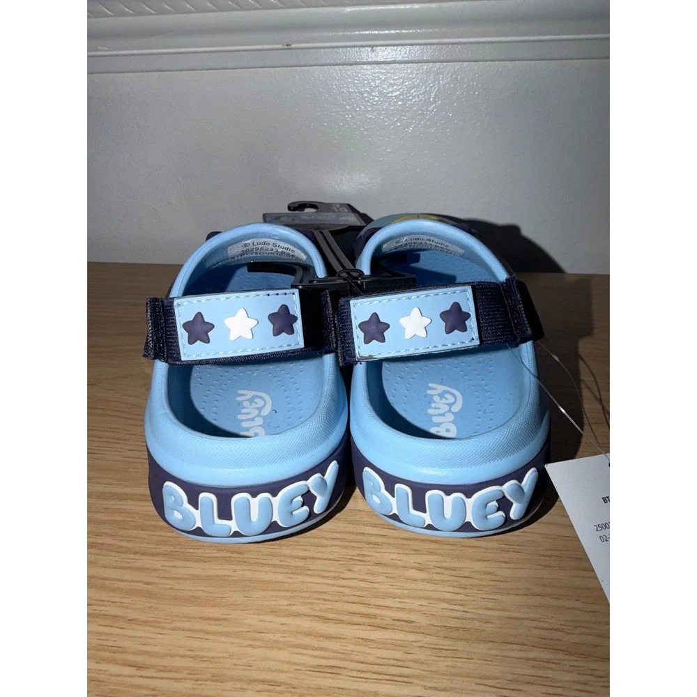 Boys bluey clogs size 9/10
